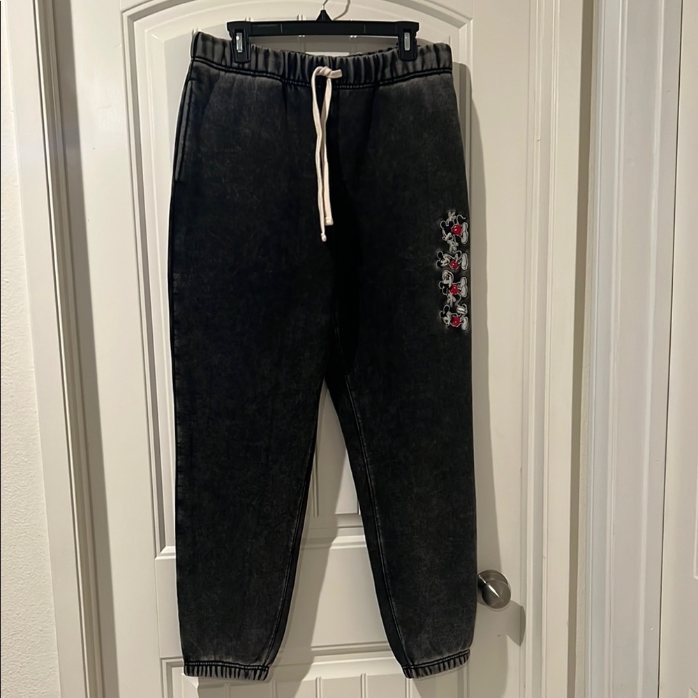 Disney X Forever Men’s Mickey Mouse Black/Gray joggers Sweatpants mineral wash
